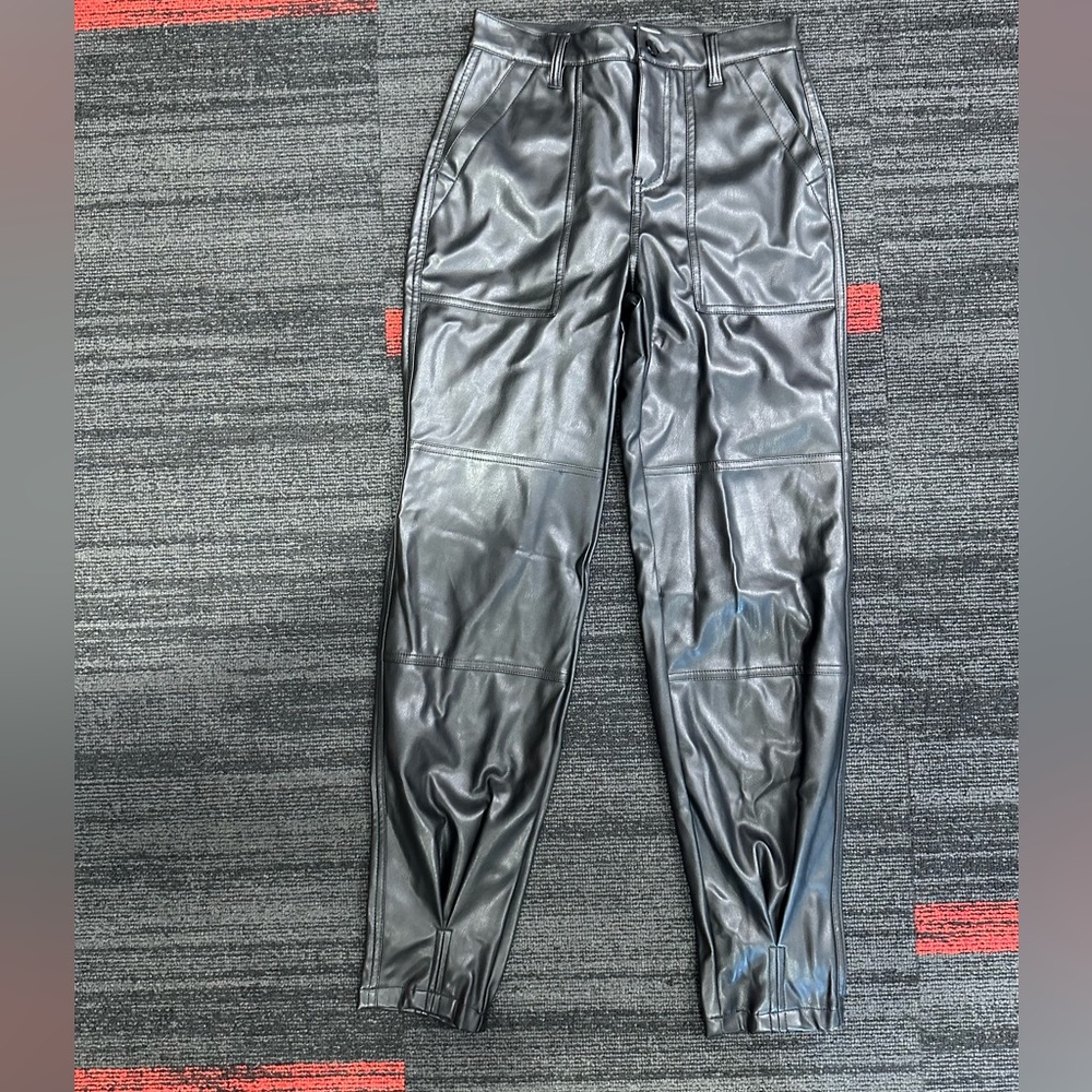 Leather and now this pants in size 4